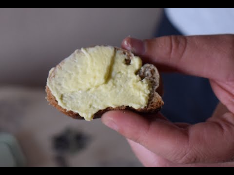 Видео: Домашно приготвено краве масло, ето как го правим