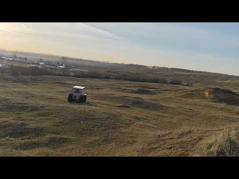 Видео: Очень надёжный бортоповоротный вездеход. 