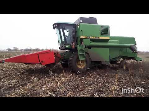 Видео: JOHN DEERE 1188 уборка кукурузы 2017