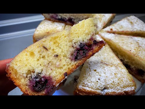 Видео: Пирог в Мультиварке На Кефире с Замороженной Смородиной / Просто смешала ингредиенты