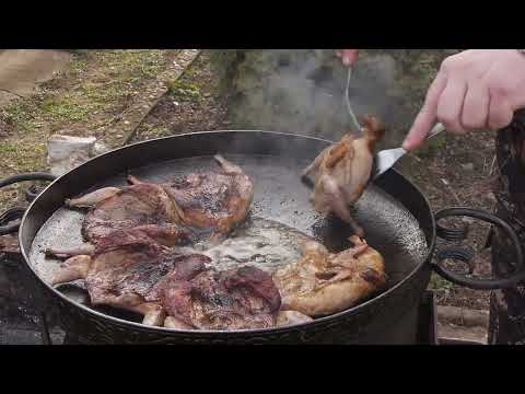 Видео: Перепелка на садже с овощами и зернами граната.