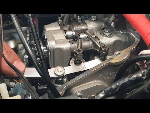 Видео: Регулировка клапанов 174 NB300 Regulmoto CR-Z 300
