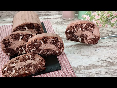 Видео: Самый Воздушный ШОКОЛАДНО-МЕРЕНГОВЫЙ Рулет! Нереально вкусно, Быстро и Недорого! Ручным миксером!