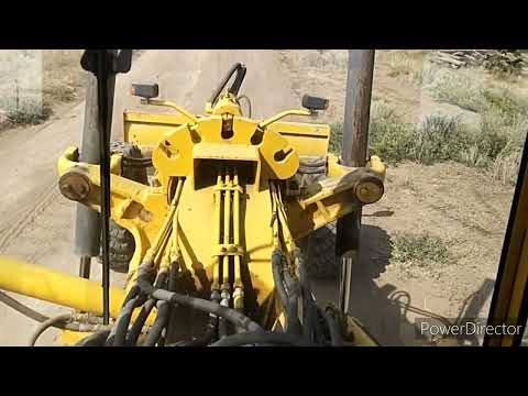 Видео: Автогрейдер - Дз-122Б7 Основы грейдерования для начинающих.