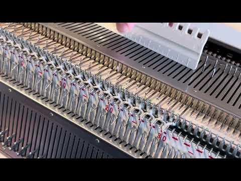 Видео: Двуспальная кровать E-Wrap Cast On — более простой способ повесить ленточный гребень!