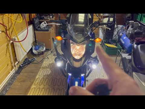 Видео: HONDA NC750X установка противотуманок в штатный разьем