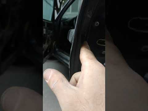 Видео: Как снять ручки дверей Мерседес w202 w210