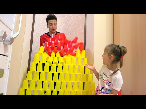 Видео: СЮРПРИЗ или ДЕЙСТВИЕ Челлендж с Настей и Сашей ПОВТОРЯЕМ модные тренды в Likee My little Nastya