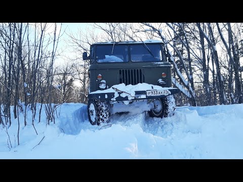 Видео: Снега навалило. ГАЗ 66 в деле.