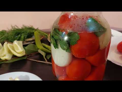 Видео: Вкусные маринованные помидоры.  Рецепт Вкусных помидор на зиму. Delicious tomato recipe. 