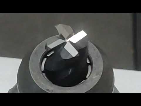 Видео: Заточка твердосплавной фрезы. Sharpening of a hard-alloy cutter.