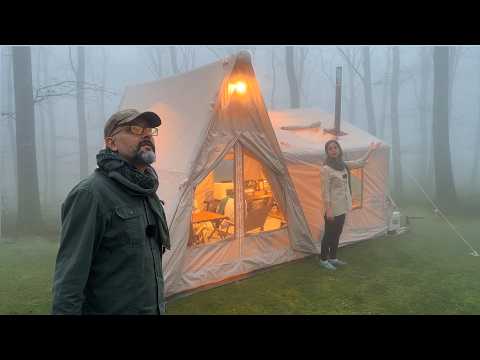 Видео: Кемпинг в туманном лесу | Свежий хлеб и пицца на природе