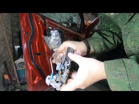 Видео: AVEO. Разборка водительской двери. Ремонт замка водителя.