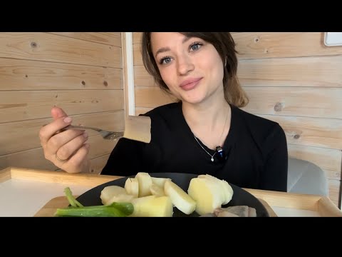 Видео: Mukbang | Мукбанг картошка с селедкой. Вопрос для мам мальчиков и мам девочек!