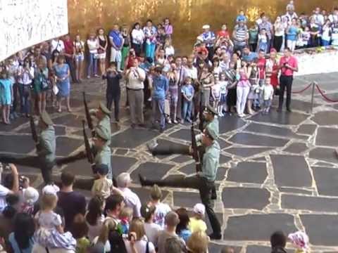 Видео: Волгоград  Мамаев курган. Вечный огонь.Смена почетного караула.