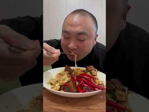 Видео: Тушеная свинина