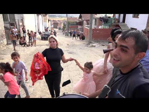 Видео: Честито на Найден и Валентина