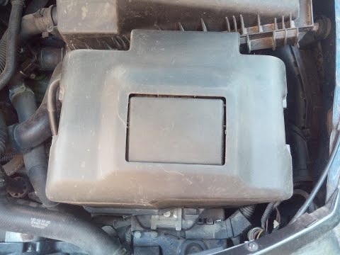 Видео: Снятие аккумулятора Шкода Октавия Тур