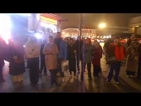 Видео: Уличные музыканты Питер группа Cover Band ID AHO на Малой Конюшенной 24 октября ч2 - Седая ночь