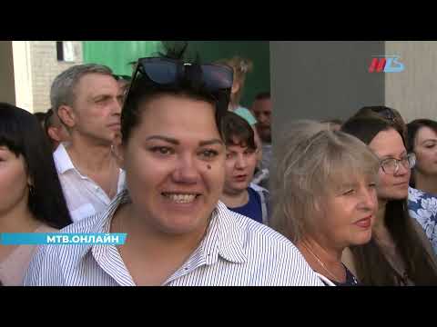 Видео: В Красноармейском районе Волгограда 1 сентября открыли новую школу-тысячник