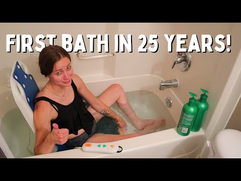 Видео: Обзор кресельного подъемника (VOCIC AX08) — понравилась ли мне моя первая ванна за 25 лет?