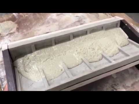 Видео: Изготовление цельнолитого угла кирпича Петра