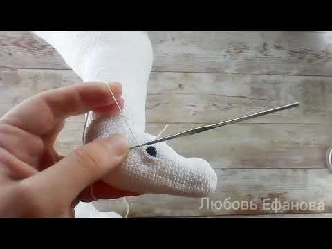 Видео: Вязанный  конь. Оформление глаз. Вязанные веки.