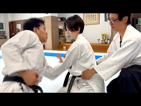 Видео: [Дайто-рю Айкидзюцу] Как справиться с ударом /  Сбить с ног, оставаясь незамеченным!