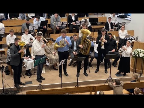 Видео: «ПО ТУНДРЕ» - духовой ансамбль