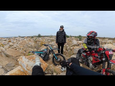 Видео: STARK VARG VS 2T. В каменном Харде| Эндуро-гонка "Белый Плен"