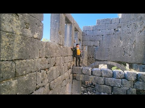 Видео: ЗАЧЕМ ТАК СТРОИТЬ❓️‼️Древняя многоэтажка в горной глуши (Турция, Мерсин)