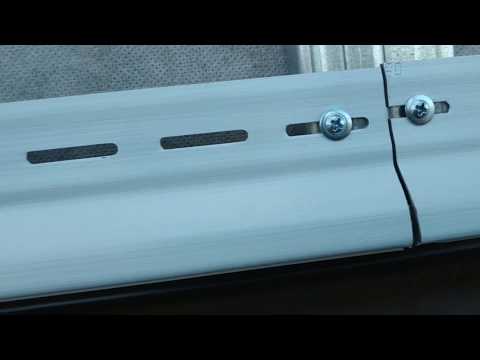 Видео: Как закрепить стартовую планку ПВХ сайдинга правильно.