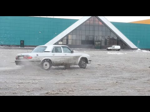 Видео: Волга, ГАЗ 31105, Крайслер-Мотор. Баржа настоящего самца!