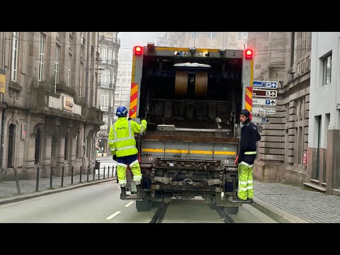 Видео: Garbage Trucks In Portugal/ Мусоровозы в Португалии