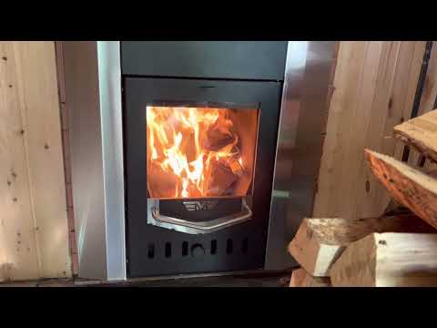 Видео: Хорошая печь для хорошей маленькой баньки Тройка 07 М