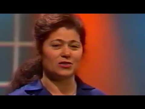 Видео: Сульгия Гаджиева "Лув це мани"