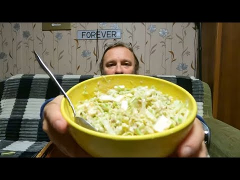 Видео: ПЕРЕХОЖУ на правильное🥬ПИТАНИЕ🍽️Готовлю МАЛОКАЛОРИЙНЫЙ🥗салат