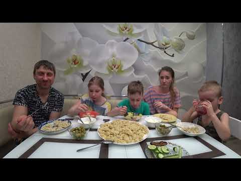 Видео: МУКБАНГ ПЕЛЬМЕНИ | MUKBANG DUMPLINGS #dumplings #StepFamily #mukbang