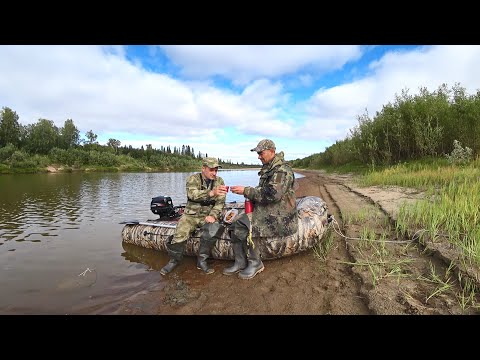 Видео: ВОДА КИПИТ ОТ РЫБЫ. Рыбалка мечты, тащим на каждый заброс.