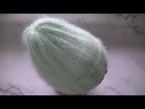 Видео: МОДНАЯ ШАПКА-ТЫКОВКА ИЗ ПРЯЖИ ПУХ НОРКИ .