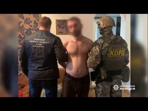 Видео: Поліцейські Черкащини затримали двох іноземців, які підірвали банкомат