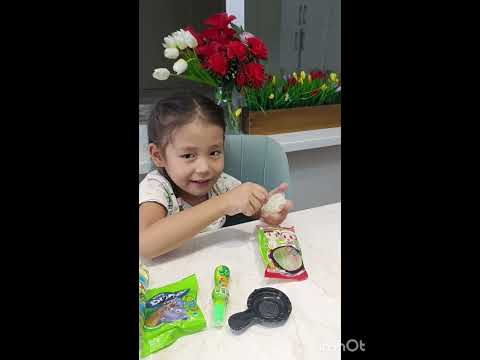 Видео: Айша жасыл түсті тәтілер мен