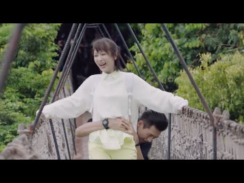 Видео: Сладкое путешествие для героя и героини! Причина, по которой властный бойфренд прячется за спиной с