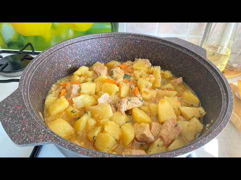 Видео: По домашнему вкусно! Тушеная картошка с мясом. Все просто.