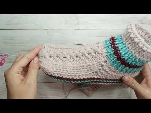 Видео: Короткие носки на двух спицах. Подробный МК 