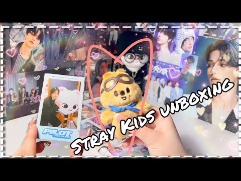 Видео: Распаковка карт и мерча Stray Kids || Stray Kids photocards unboxing~