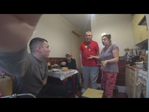Видео: МАМА ВСТРЕЧАЕТ РЕМОНТНИКА.. БАТЯ СДУРЕЛ Я КАК В АДУ!!!