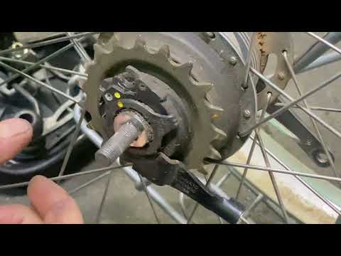 Видео: Снятие и установка колеса с планетаркой Shimano Nexus7