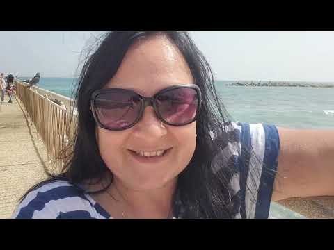 Видео: ВЛОГ. Гигантские медузы на пляже Бат Галим. Я и мои внучки.