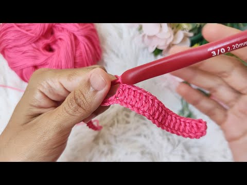 Видео: Этот связанный крючком брелок продает больше, чем просто конфеты для детей 🍬💰 (с субтитрами)